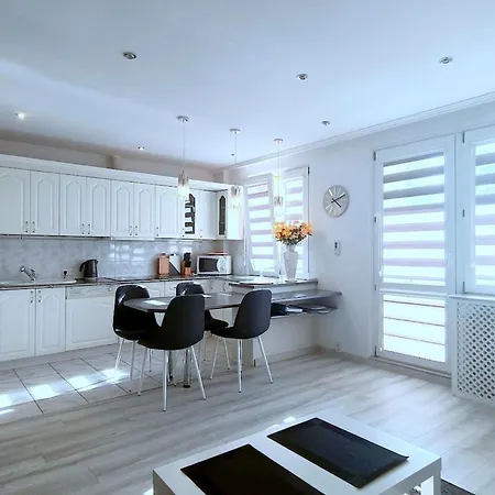 In Nowe Mit Garten By Interhome 科沃布热格