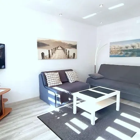 In Nowe Mit Garten By Interhome * קולובז'ג