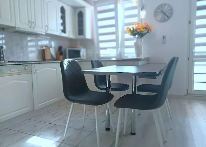 In Nowe Mit Garten By Interhome